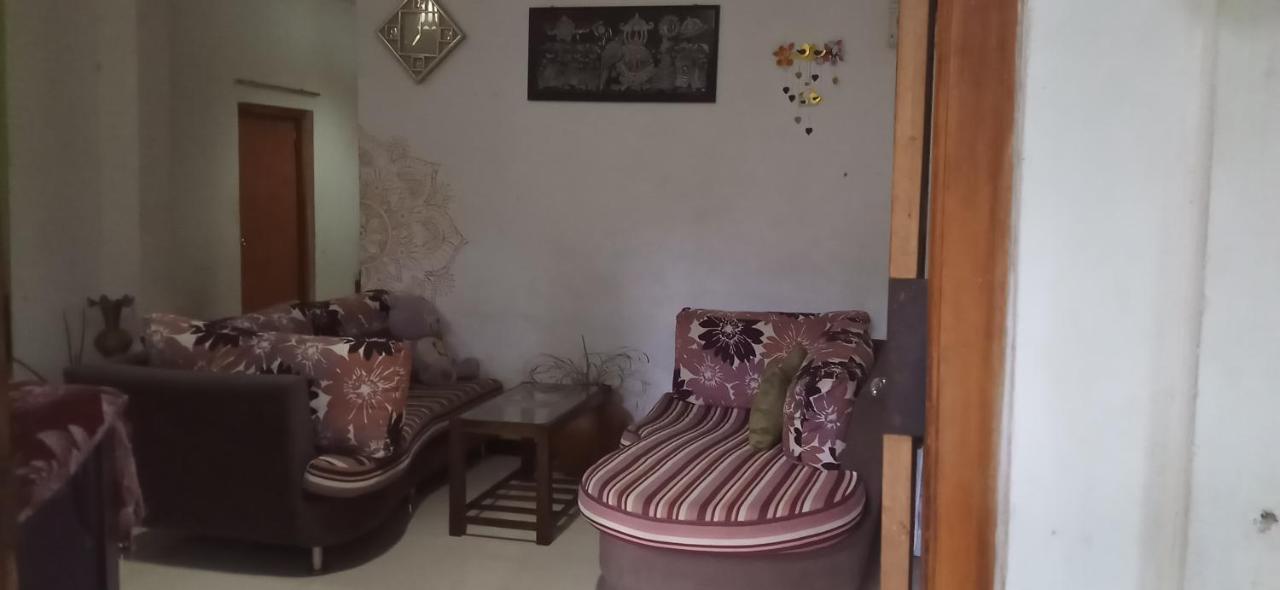 Osheen Family Guest House Polonnaruwa Buitenkant foto