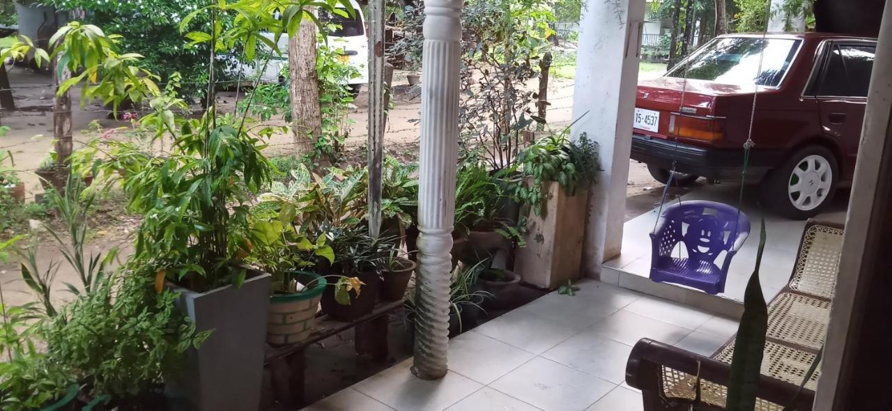 Osheen Family Guest House Polonnaruwa Buitenkant foto