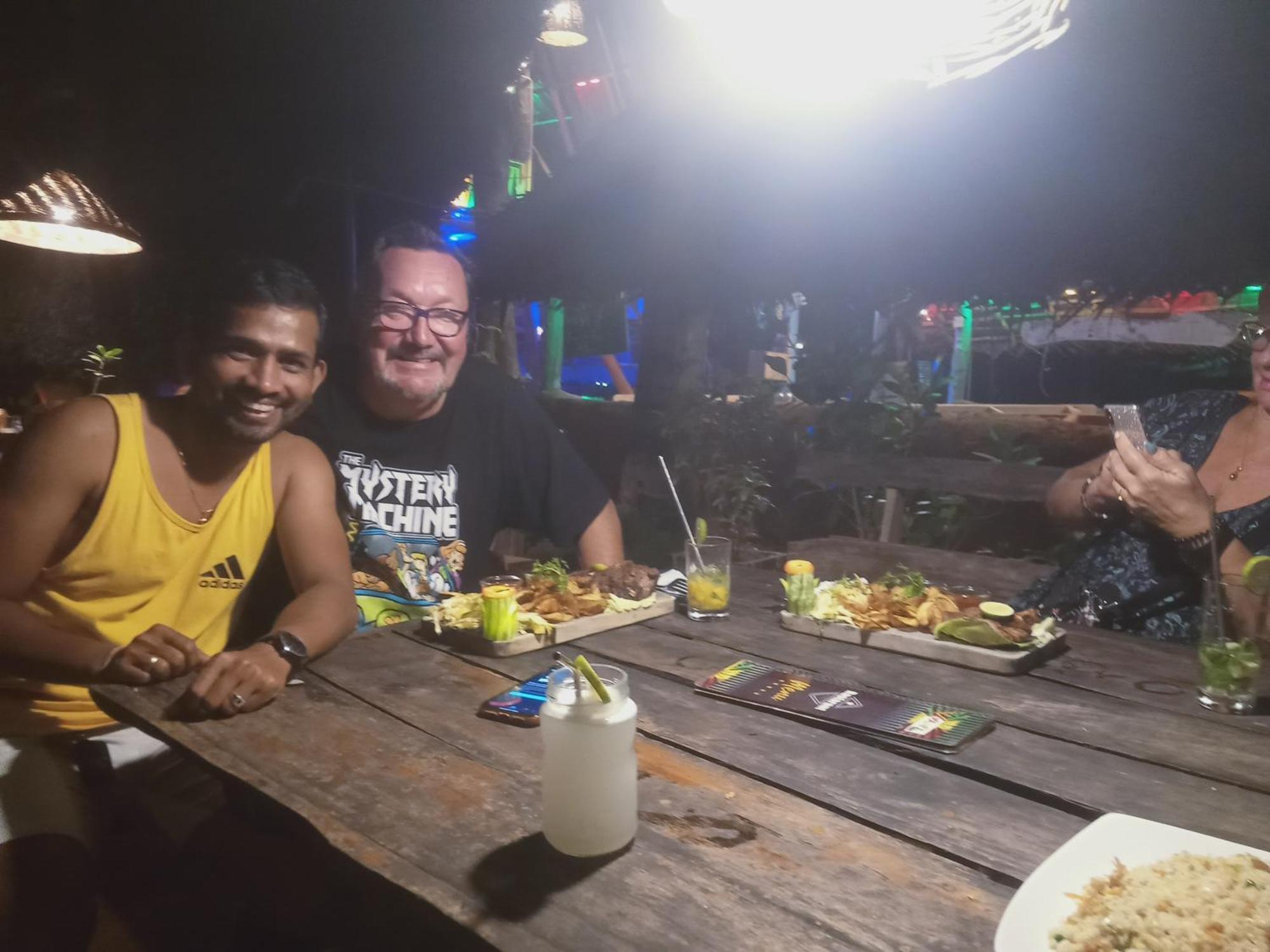 Osheen Family Guest House Polonnaruwa Buitenkant foto