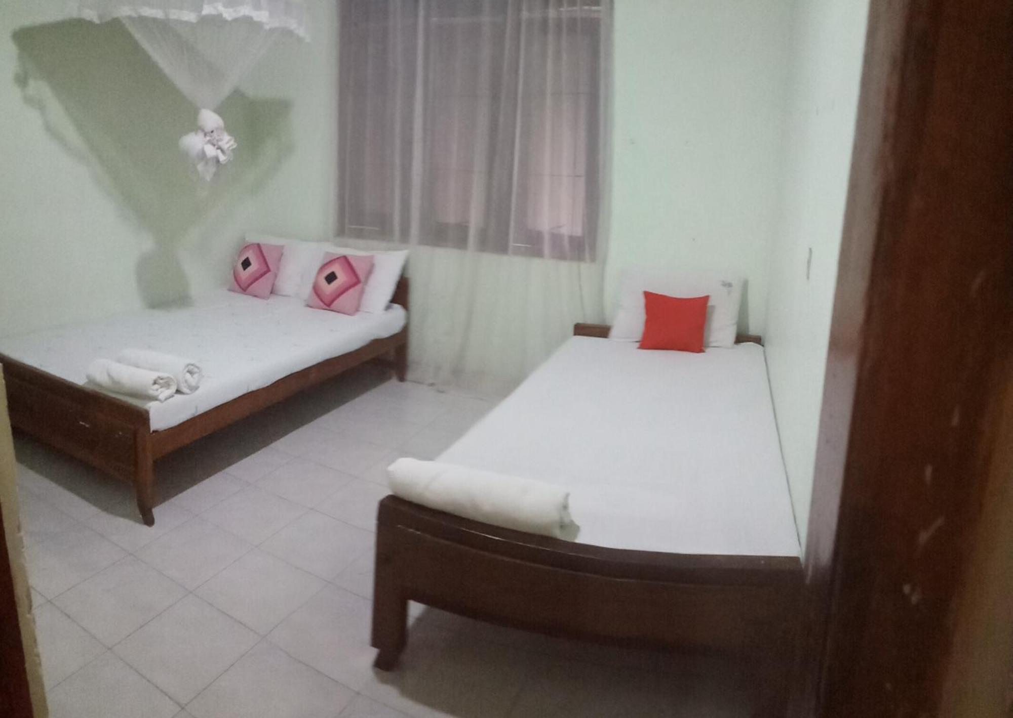 Osheen Family Guest House Polonnaruwa Buitenkant foto