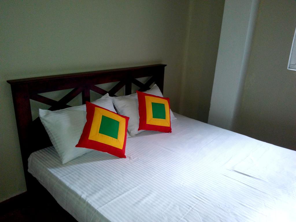 Osheen Family Guest House Polonnaruwa Buitenkant foto