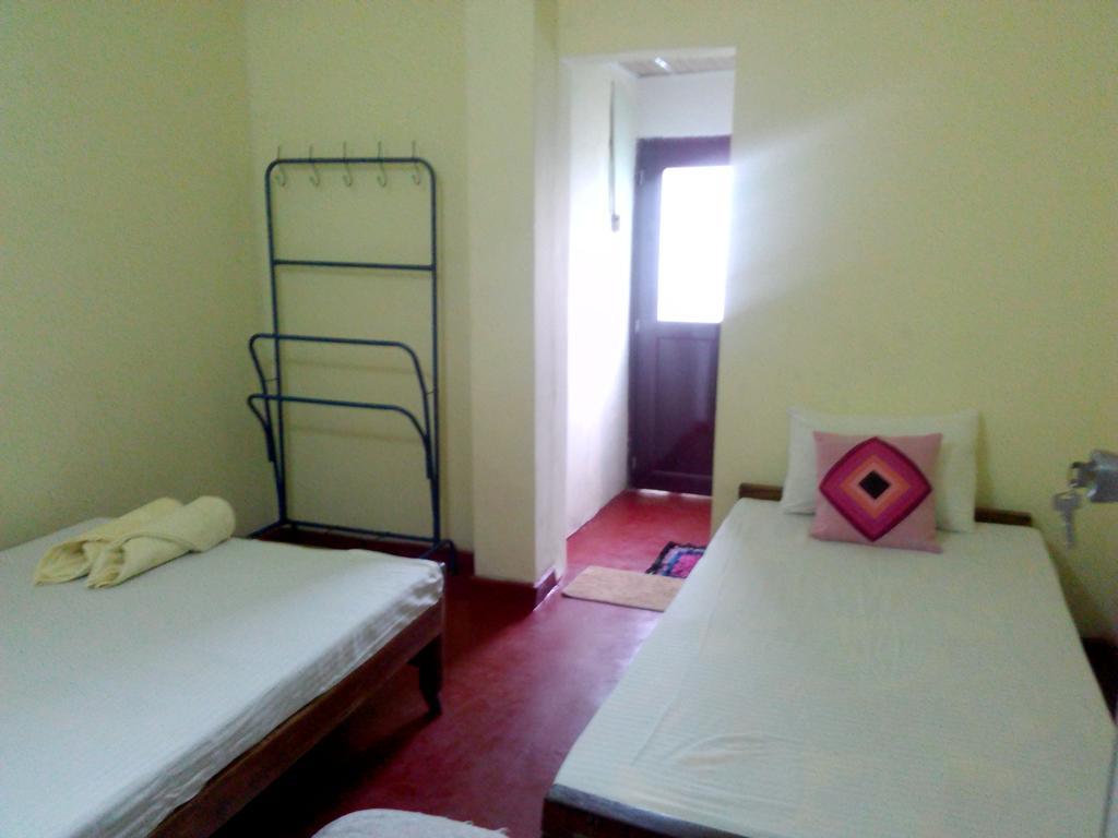 Osheen Family Guest House Polonnaruwa Buitenkant foto